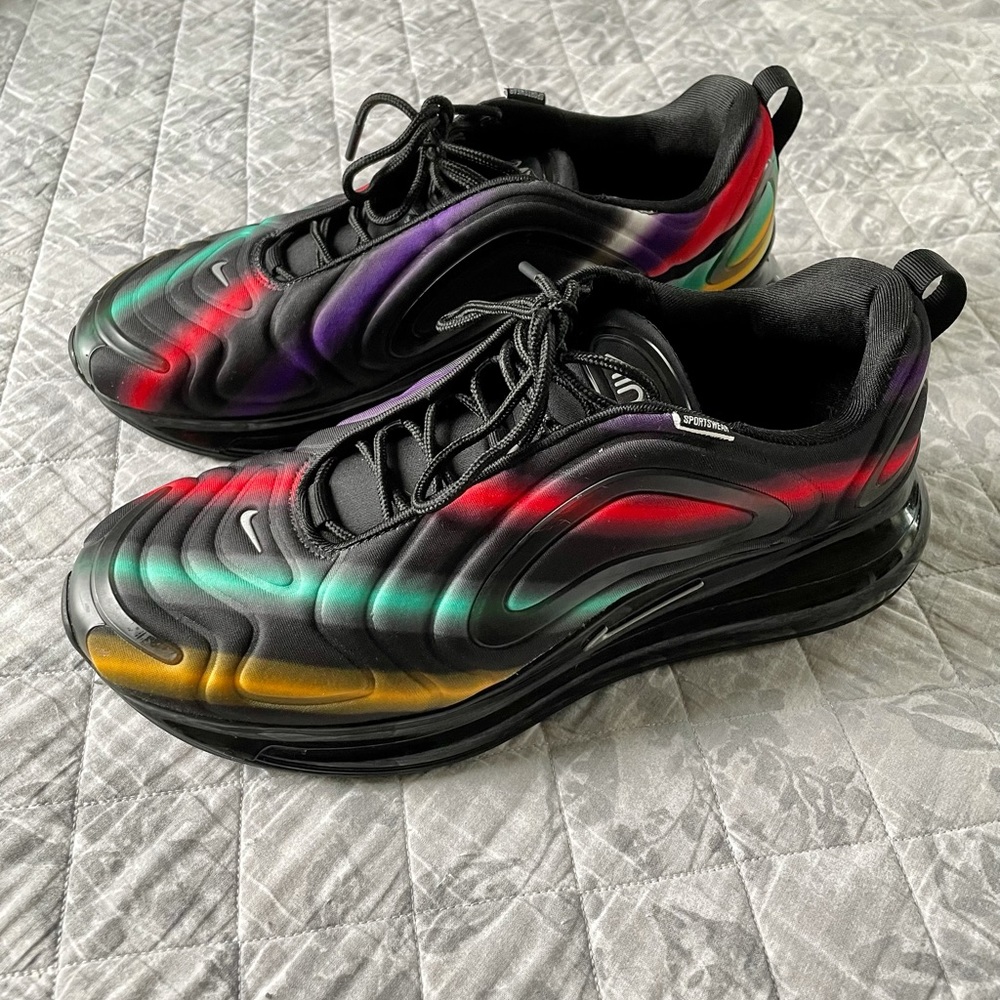 NIKE AIR MAX 720 NEON STREAKS